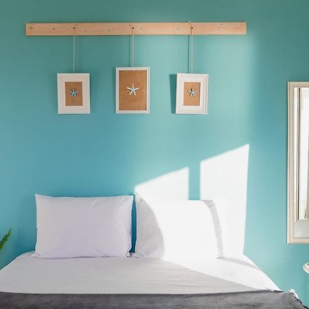 4 Bedroom Apartment On The Beach Tel Aviv Bagian luar foto