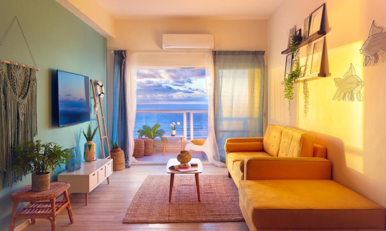 4 Bedroom Apartment On The Beach Tel Aviv Bagian luar foto