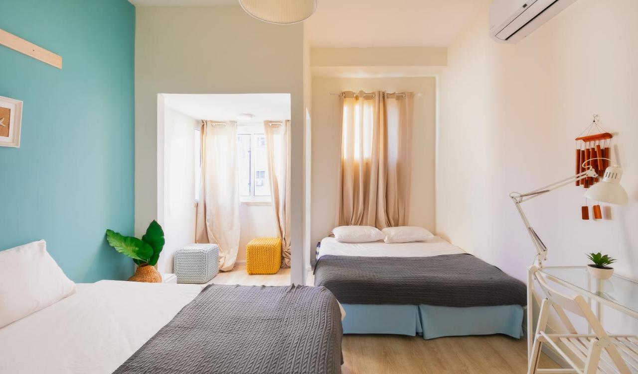 4 Bedroom Apartment On The Beach Tel Aviv Bagian luar foto