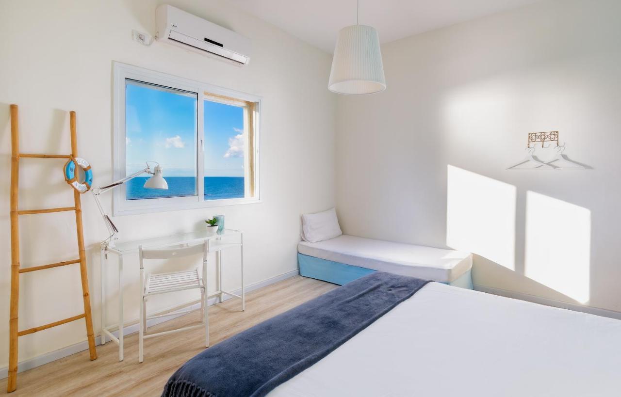4 Bedroom Apartment On The Beach Tel Aviv Bagian luar foto