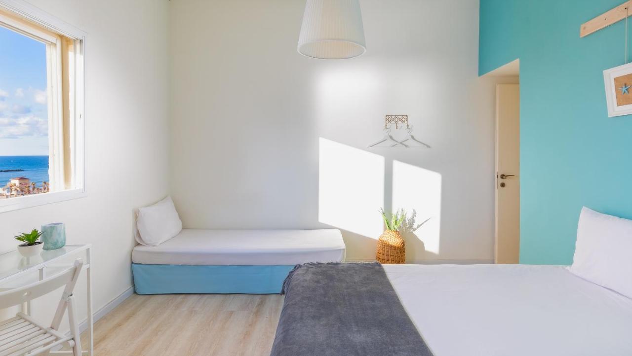 4 Bedroom Apartment On The Beach Tel Aviv Bagian luar foto