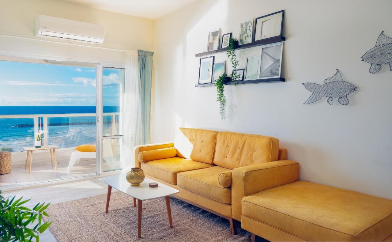 4 Bedroom Apartment On The Beach Tel Aviv Bagian luar foto