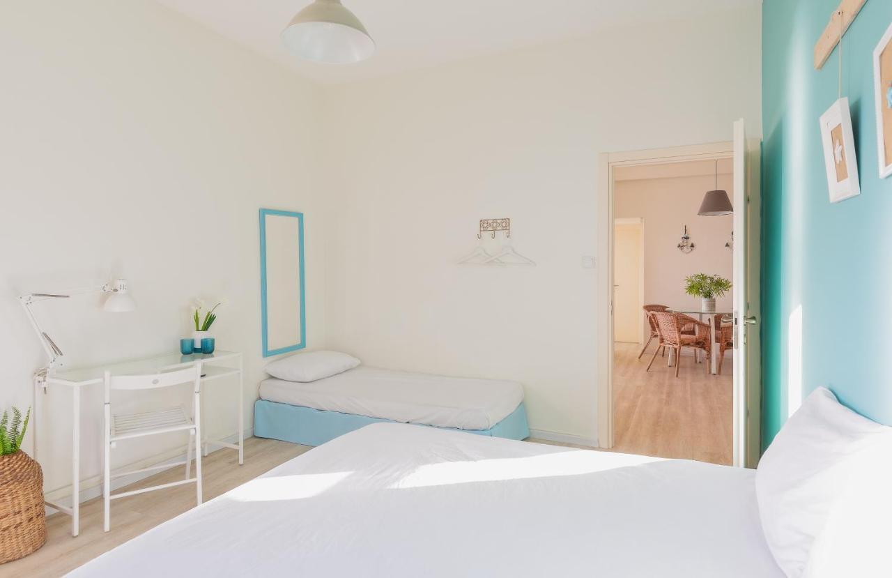 4 Bedroom Apartment On The Beach Tel Aviv Bagian luar foto